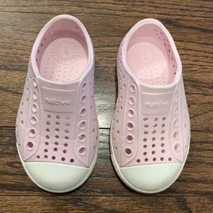 Native Jefferson shoes, size 5